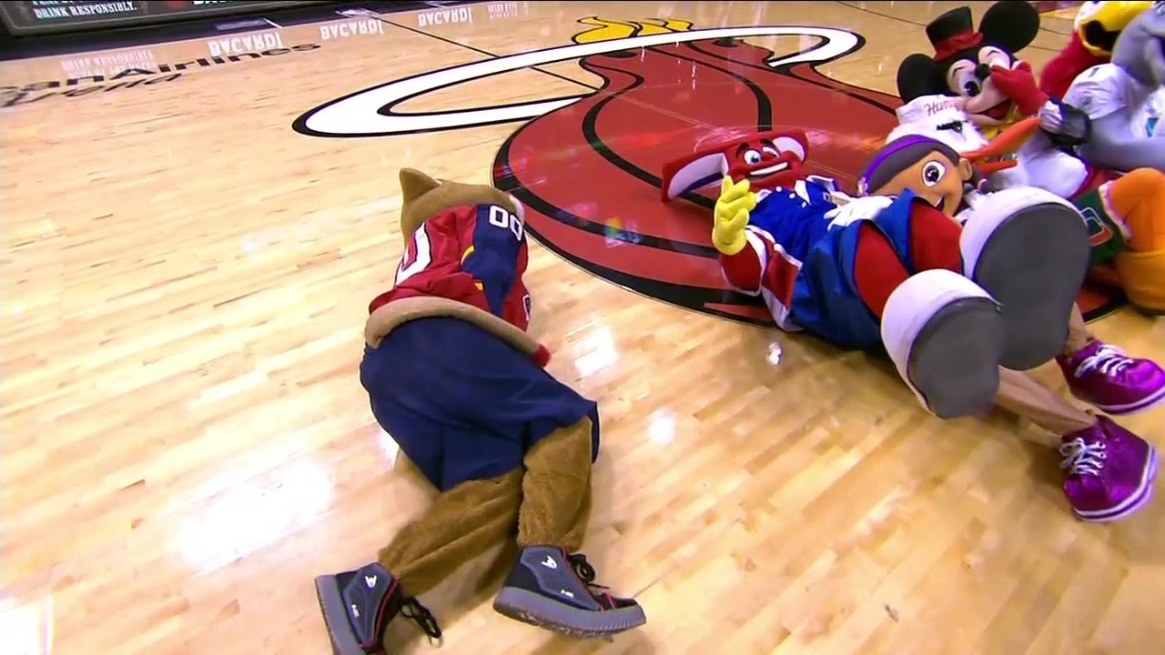 Heat mascot completely FAILS this flip