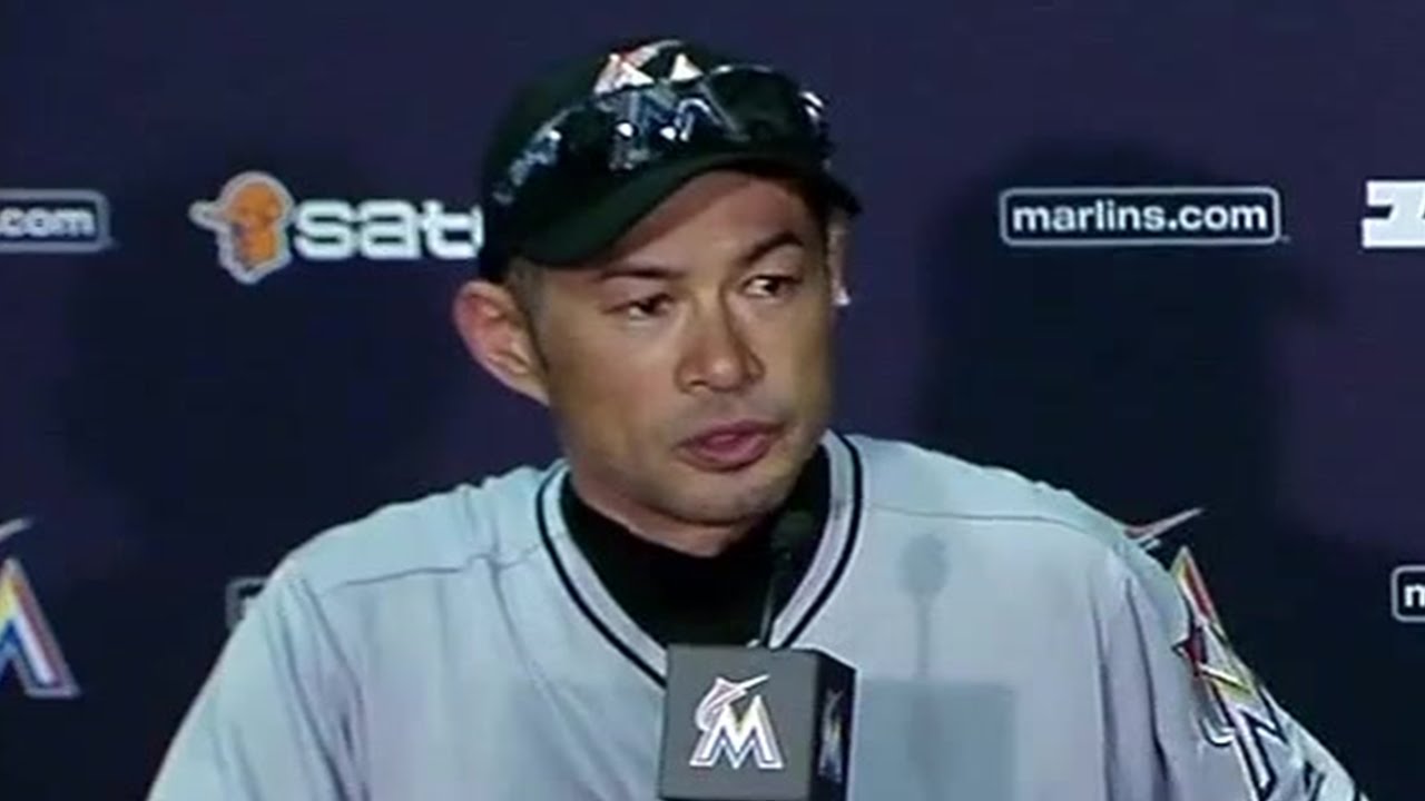 Ichiro makes history with his 3,000th hit