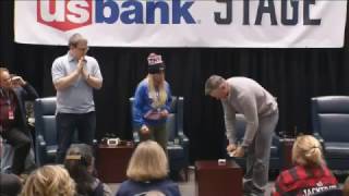 TwinsFest Live: Michael Cuddyer astounds Twins fans with card tricks