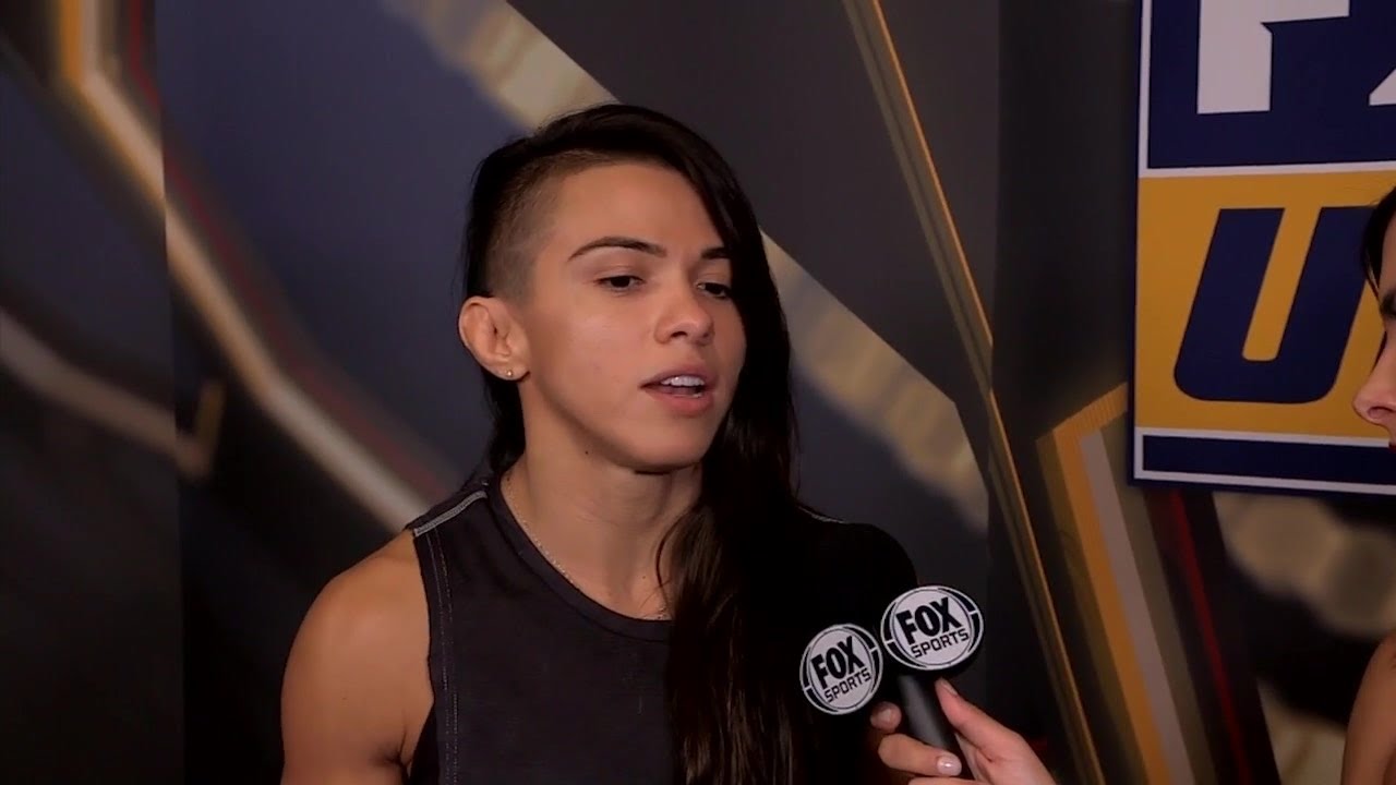 Cláudia Gadelha with Megan Olivi after weigh-in in Japan |