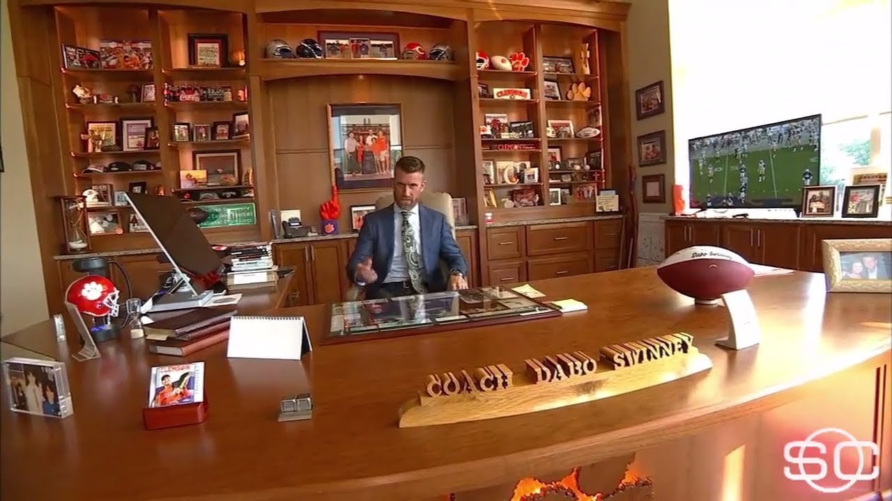 Marty Smith tours Clemson’s football