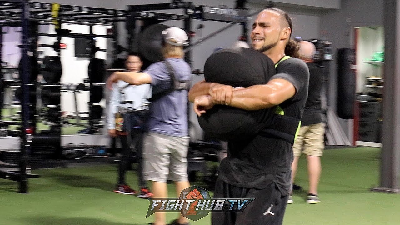 A QUICK LOOK AT KEITH THURMAN’S STRENGTH & CONDITIONING WORKOUT FOR MANNY PACQUIAO