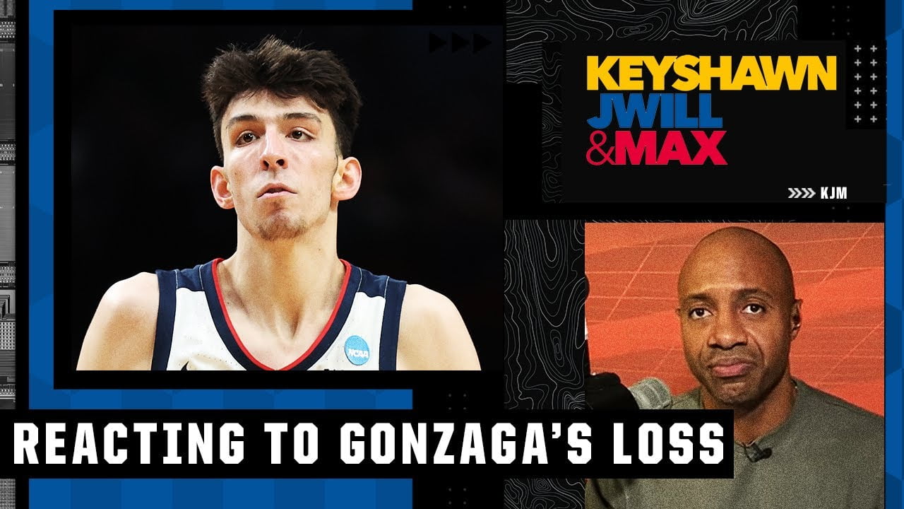 Chet Holmgren got into foul trouble Arkansas took it to No. 1 seed Gonzaga! –