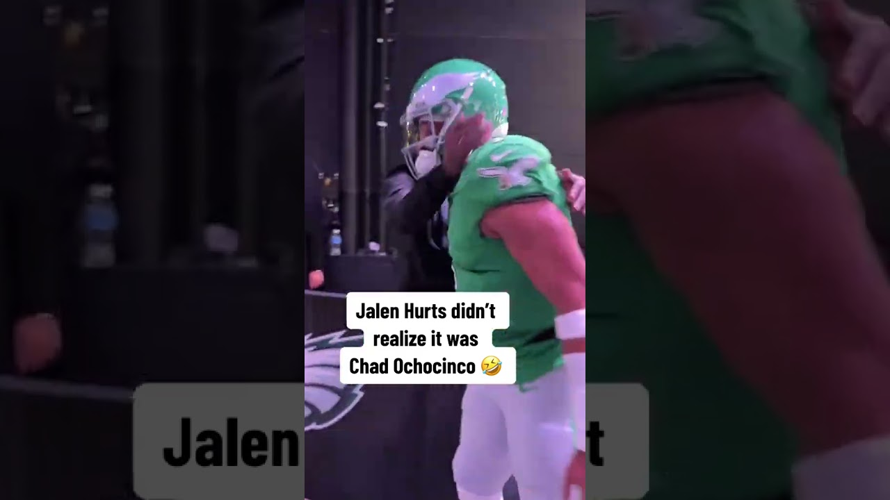 Ochocinco is a fan too ???? (via PhiladelphiaEaglesTT)
