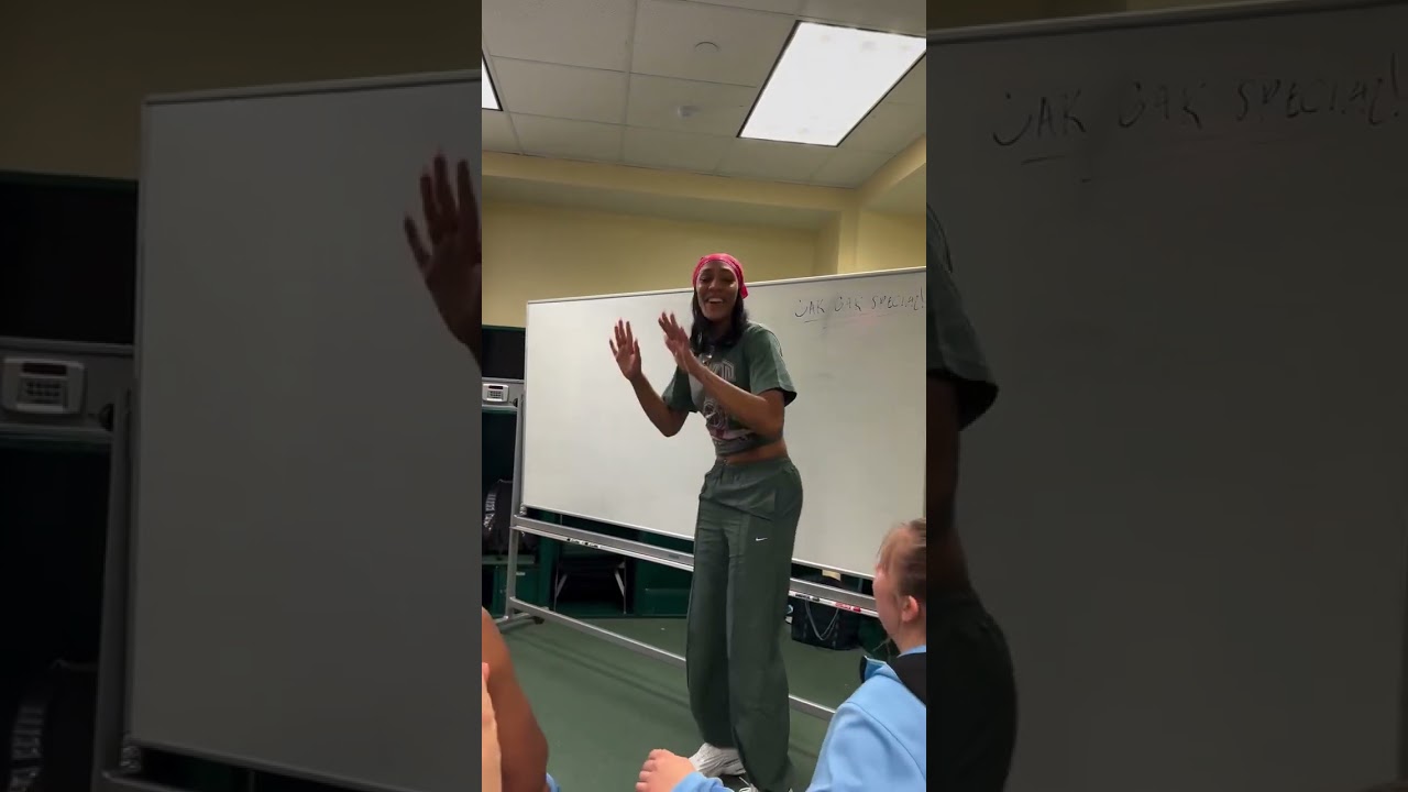A’ja Wilson surprises North Carolina after their win over Miami 🙌 (via