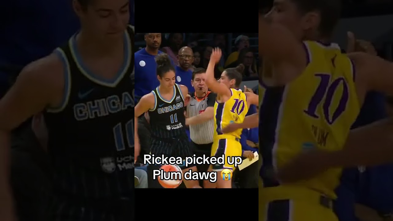 Had to keep her teammate out of foul trouble 😅