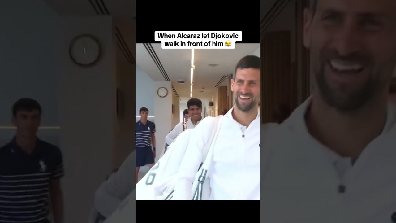 A classy gesture 👏 (via wimbledonTT)
