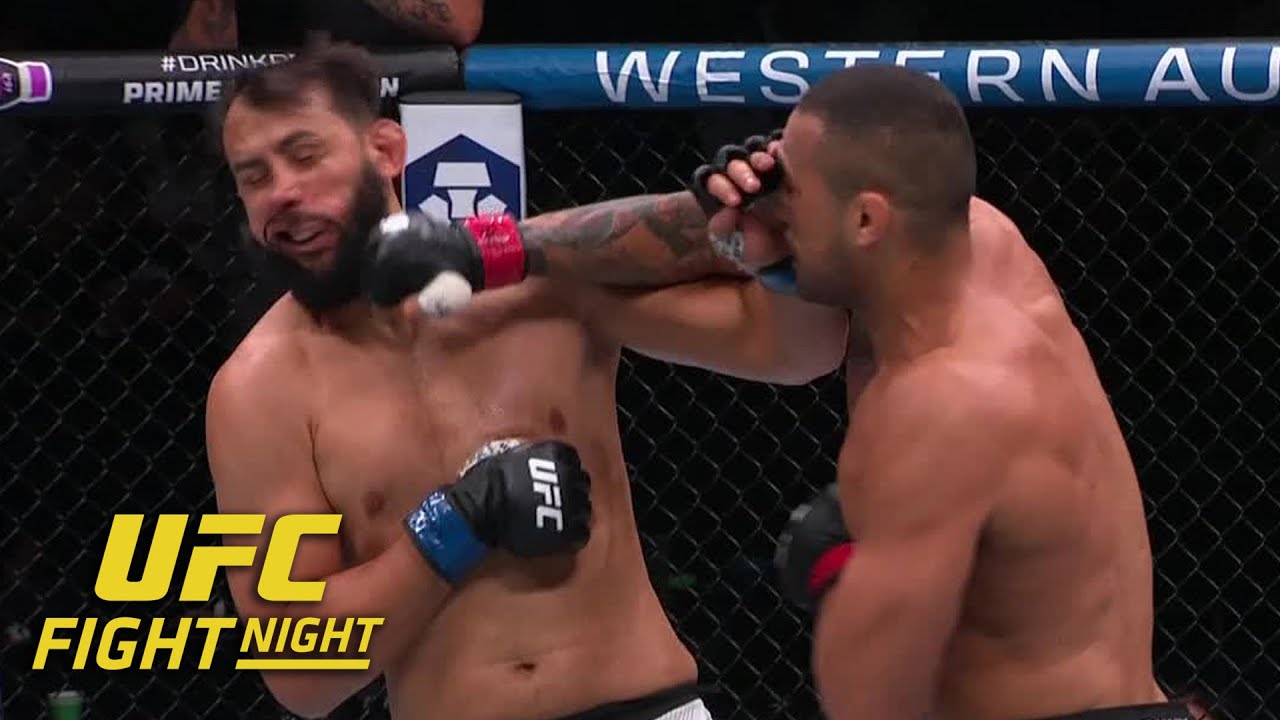 Carlos Ulberg knocks out Dominick Reyes for his 9th straight win at #UFCPerth |