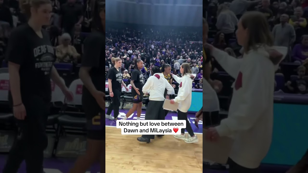 All love between the former Gamecock and Dawn Staley ❤️